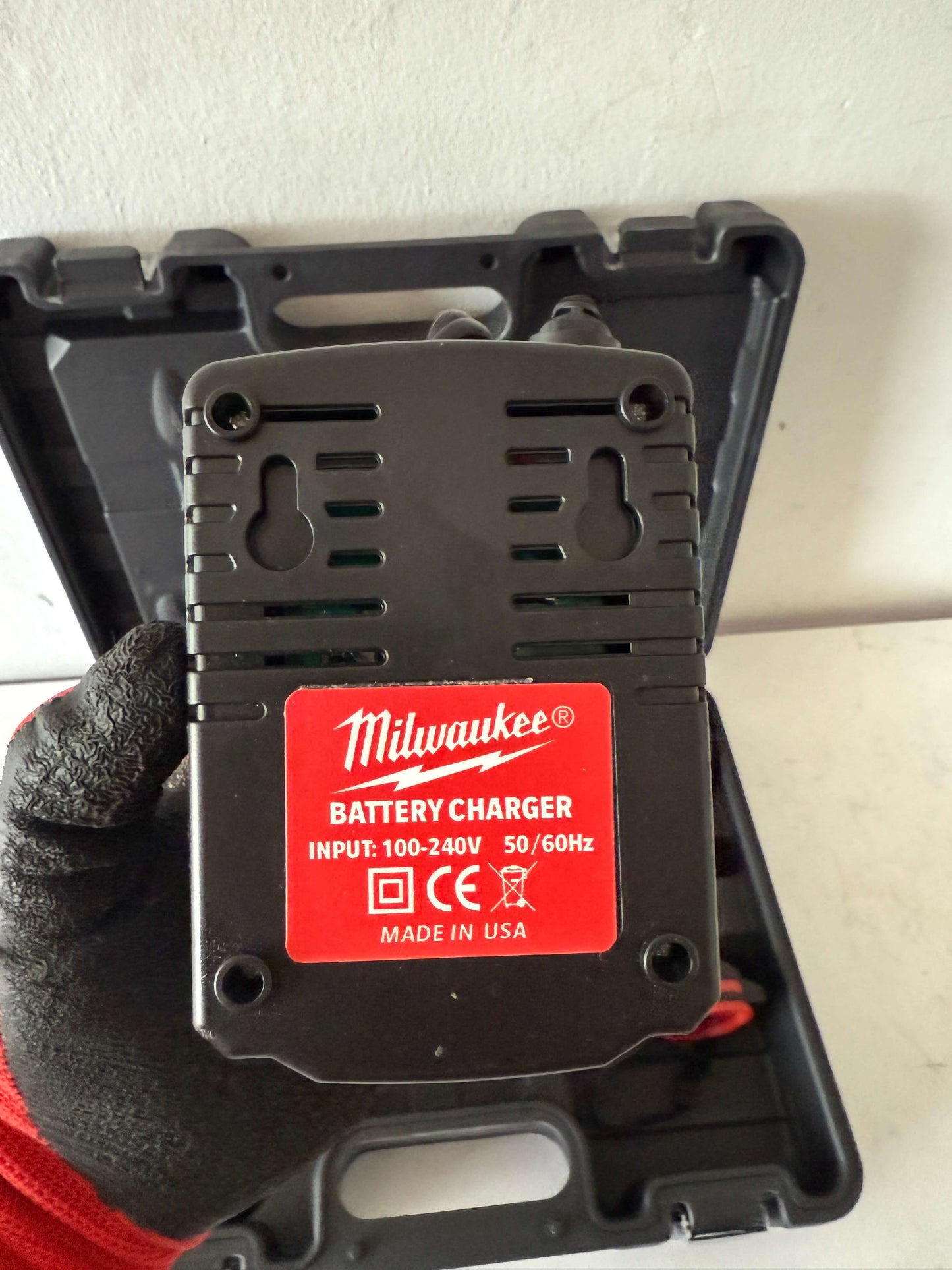 ¡Potente Taladro Inalámbrico Milwaukee: La Herramienta Definitiva!